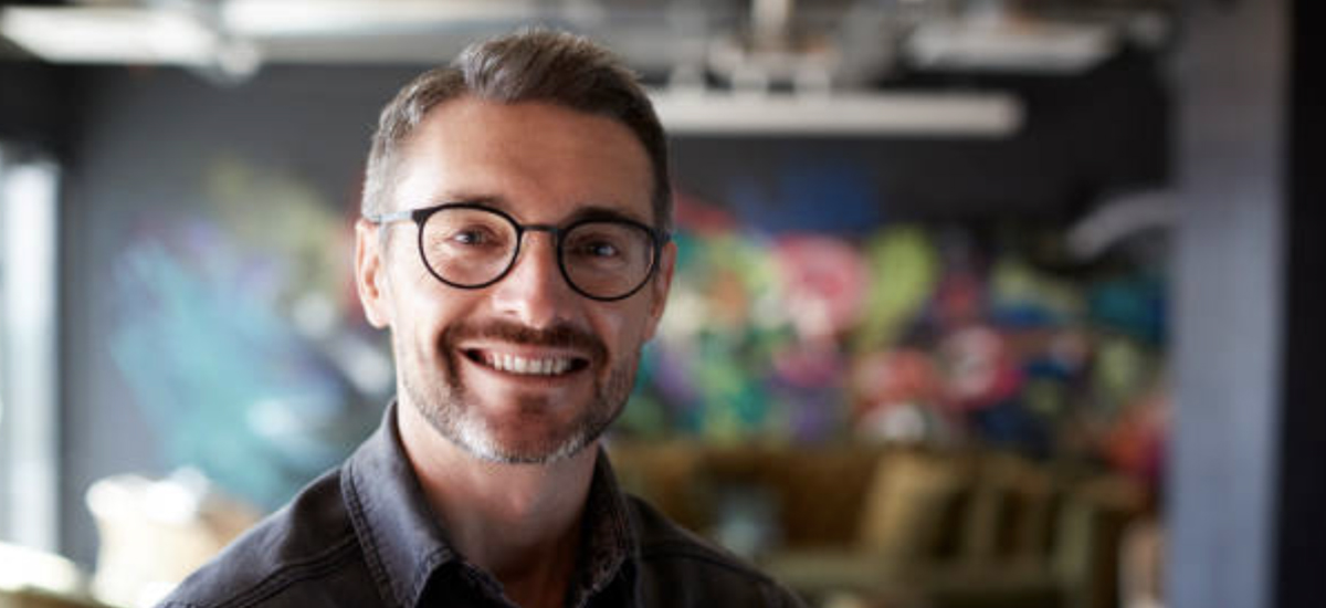 3 Trends for Men’s Eyeglasses in Summer 2020